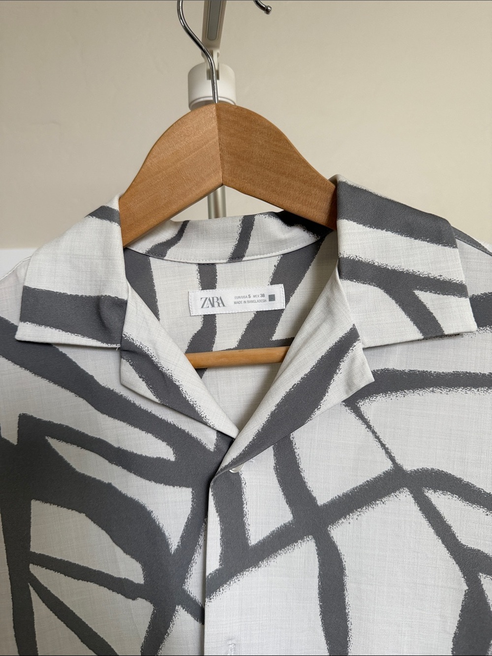 ZARA White & Gray Abstract Print Short-Sleeve Shirt